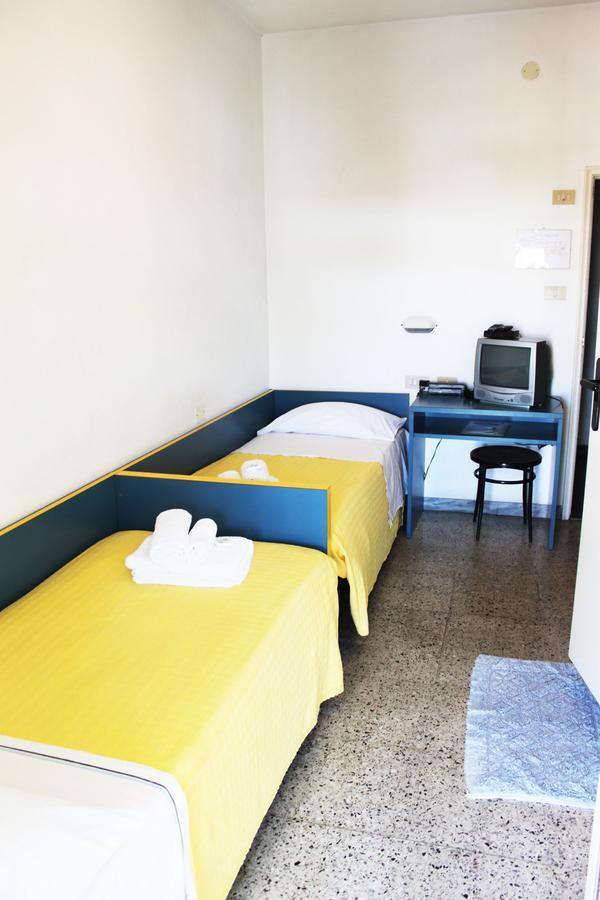 Hotel Elde Riccione Extérieur photo