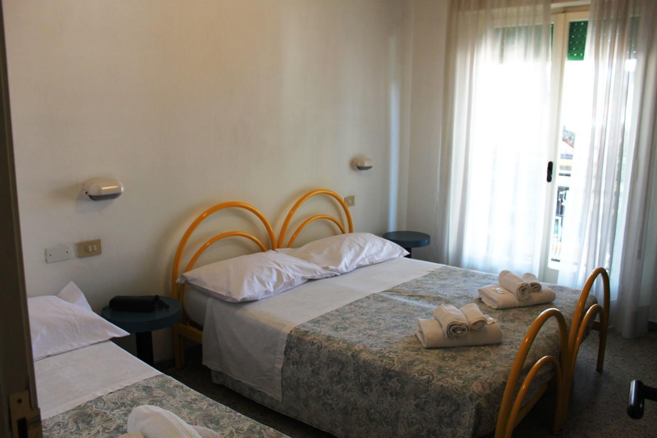 Hotel Elde Riccione Extérieur photo