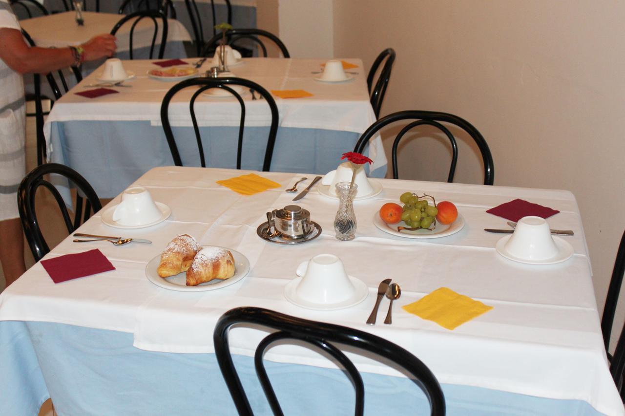 Hotel Elde Riccione Extérieur photo
