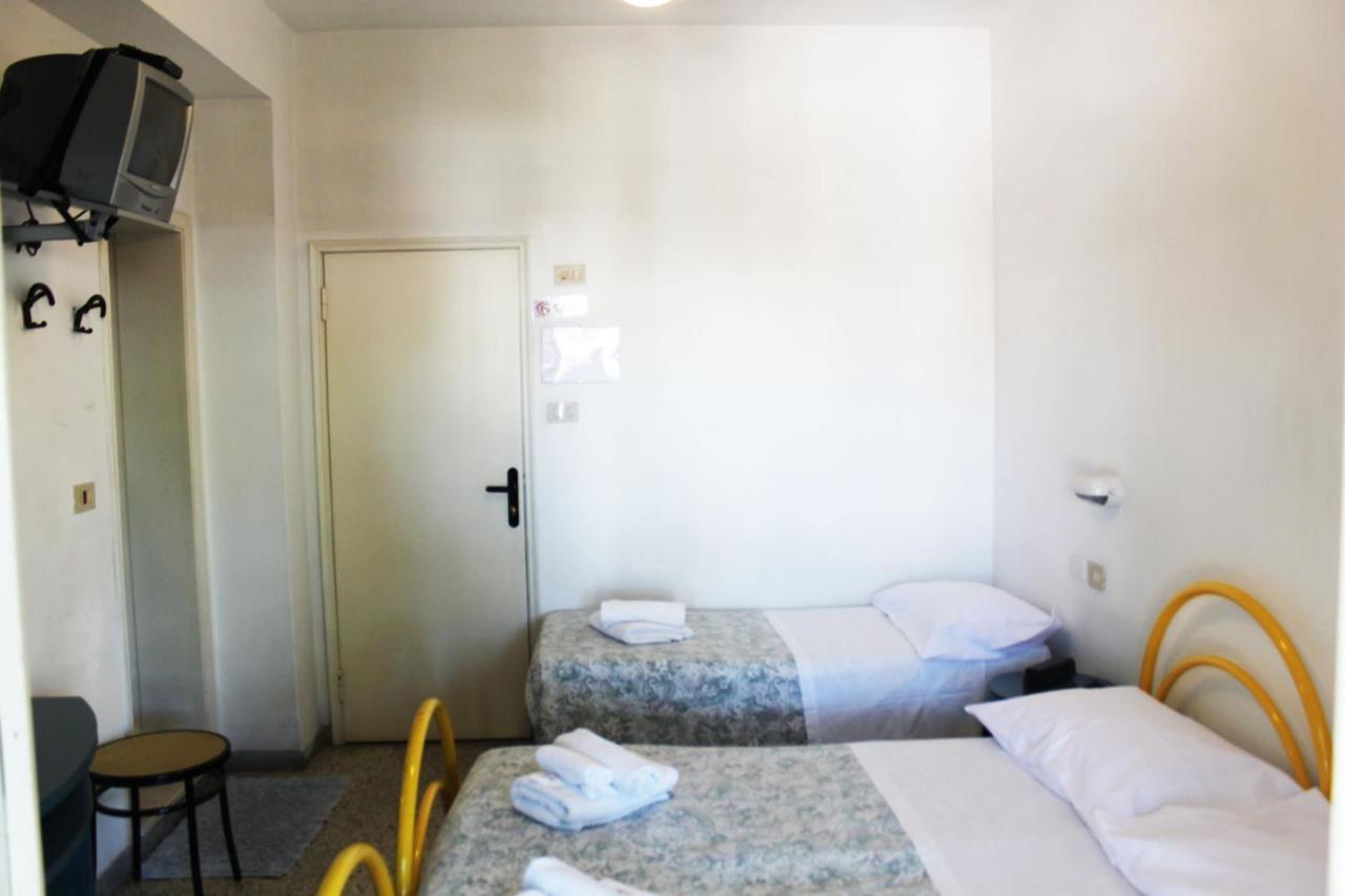 Hotel Elde Riccione Extérieur photo